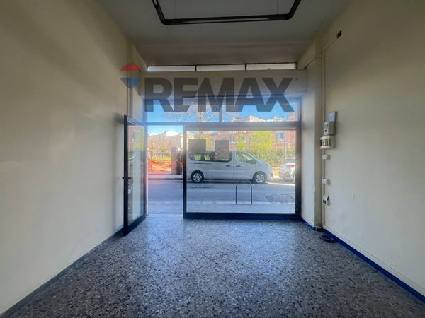 Locale Commerciale Centro storico, Matera, MT Affitto