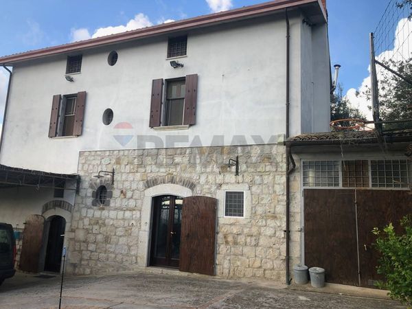 Villa singola San Lorenzello, BN Vendita