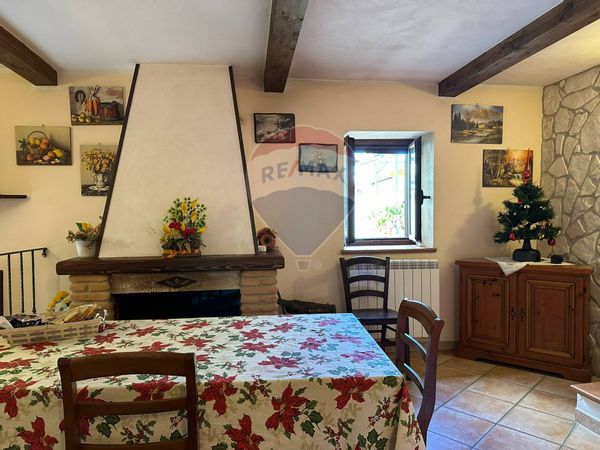 Casa Semindipendente Scapoli, IS Vendita