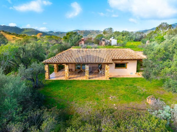 Villa singola Pula, CA Vendita