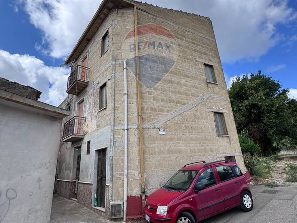 Casa Semindipendente Falciano del Massico, CE Vendita