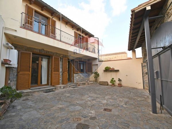 Casa Indipendente Villasalto, SU Vendita