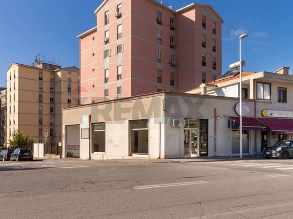 Locale Commerciale Is Mirrionis, Cagliari, CA Vendita