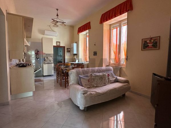 Appartamento Monte di Procida, NA Affitto