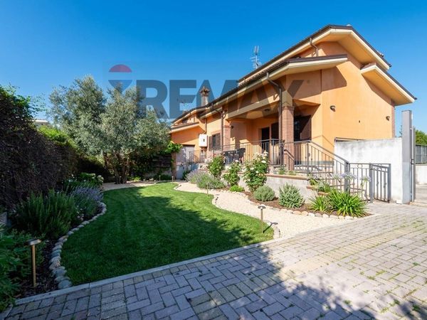 Casa Semindipendente Acquaviva, Nerola, RM Vendita