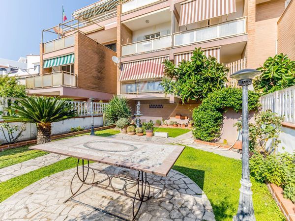 Villa a schiera Lavinio Lido di Enea, Anzio, RM Vendita