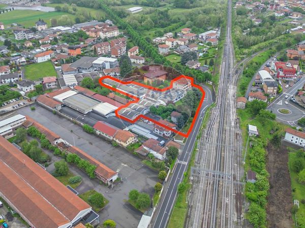 Locale Commerciale Borgomanero, NO Vendita