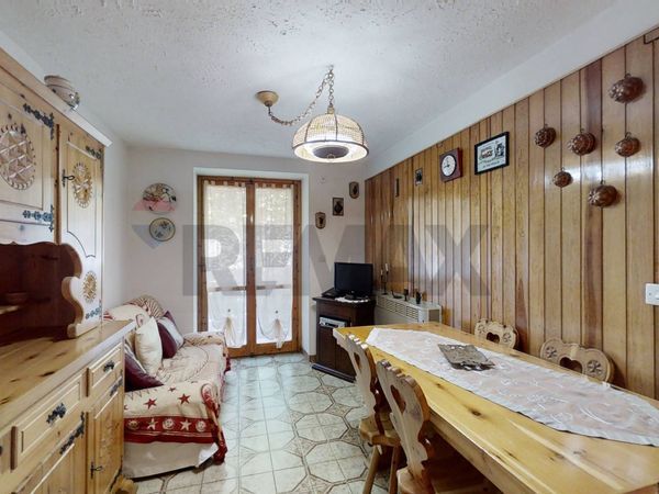 Appartamento Casteldelfino, CN Vendita