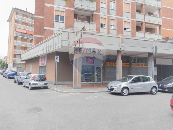 Locale Commerciale Desio, MB Affitto