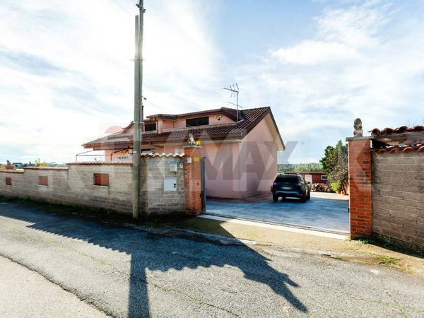 Villa o villino Centro, Pomezia, RM Vendita