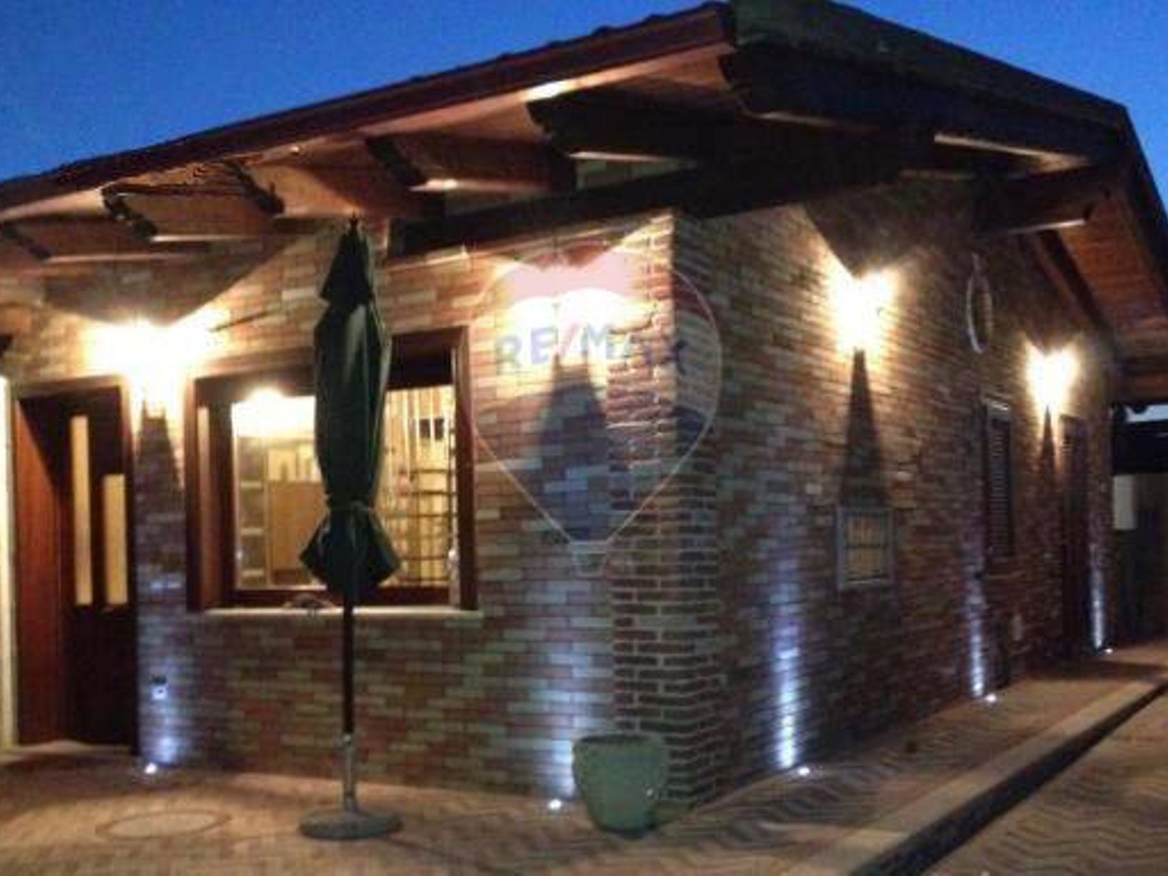 Casa Semindipendente In Vendita Elmas 32601085 5 Remax Italia