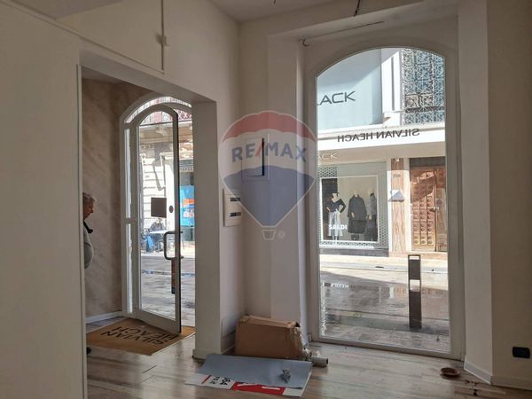 Negozio Vittoria, RG Affitto