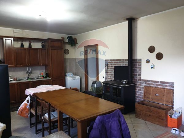 Porzione di villa Borgo Montello, Latina, LT Vendita