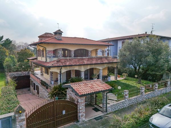Villa singola Sirmione, BS Vendita