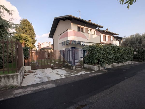 Villa a schiera Canegrate, MI Vendita