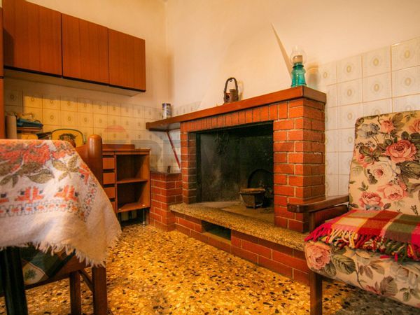 Casa Semindipendente Fabriano, AN Vendita