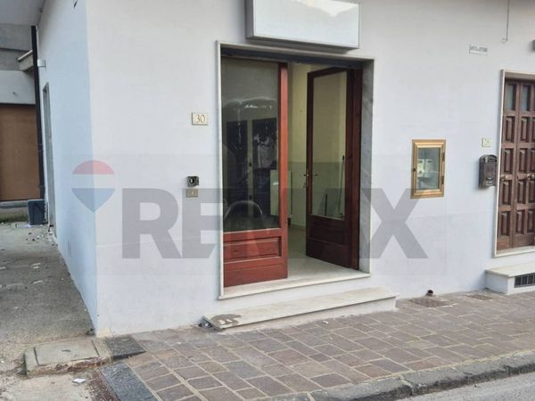 Locale Commerciale Grottaminarda, AV Affitto