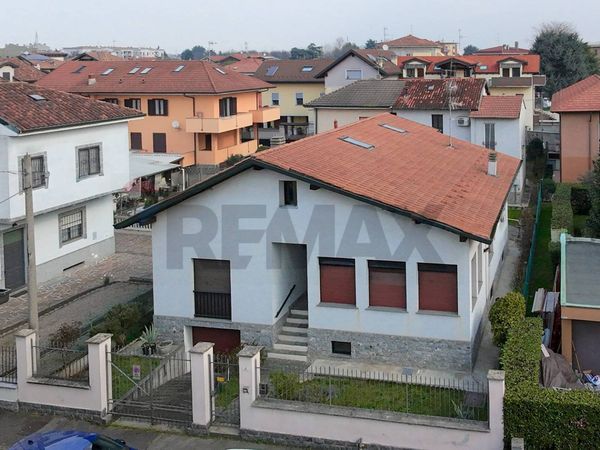 Villa singola Zona Centro, Rho, MI Vendita