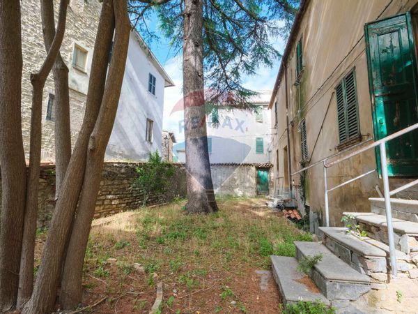 Appartamento Arcevia, AN Vendita