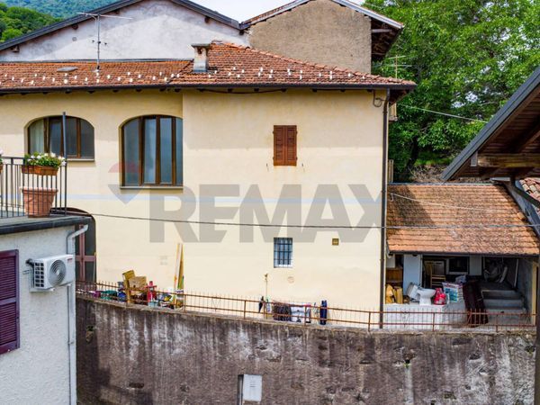 Casa Indipendente Brissago-Valtravaglia, VA Vendita