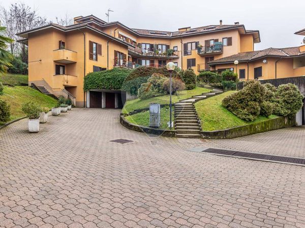 Appartamento Porto Valtravaglia, VA Vendita