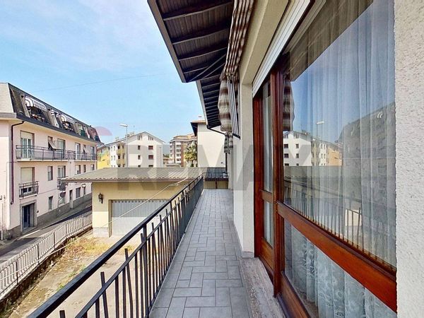 Casa Indipendente Sesto Calende, VA Vendita