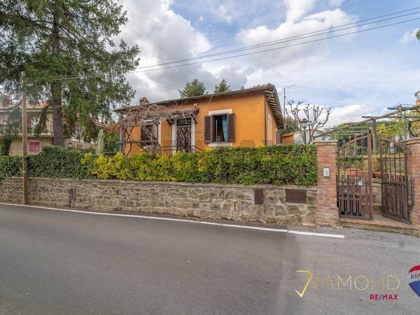 Casa Indipendente Quadroni, Manziana, RM Vendita