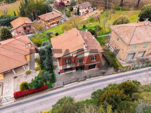 Casa Indipendente Montepulciano Capoluogo, Montepulciano, SI Vendita