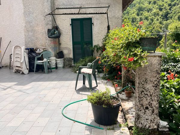 Casa Semindipendente Comuneglia, Varese Ligure, SP Vendita