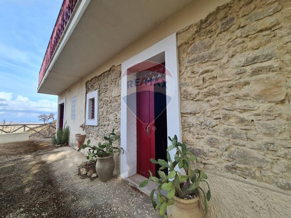 Villa singola San Michele di Ganzaria, CT Vendita