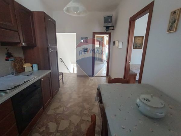 Casa Indipendente Castelluccio dei Sauri, FG Vendita