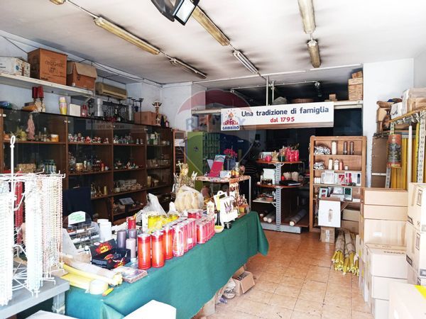Locale Commerciale Centro Storico, Catania, CT Affitto