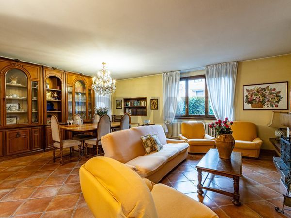 Villa a schiera Cazzano, Besana in Brianza, MB Vendita