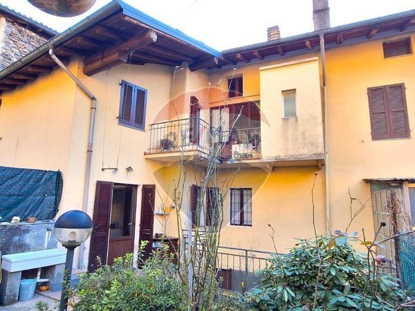 Porzione di casa Bosco Valtravaglia, Montegrino Valtravaglia, VA Vendita