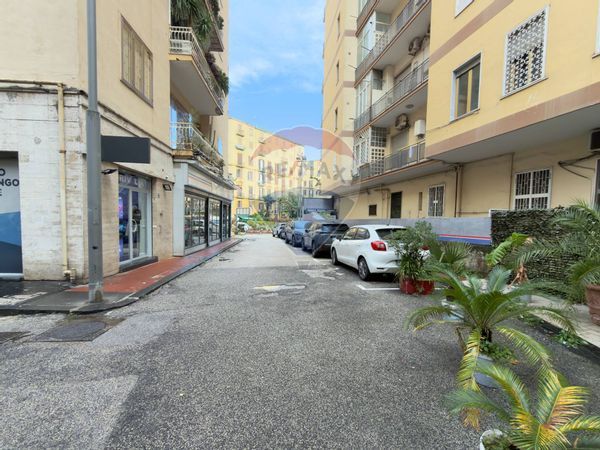 Negozio Vomero, Napoli, NA Affitto