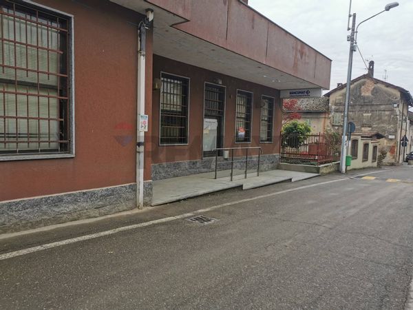 Locale Commerciale Breme, PV Vendita