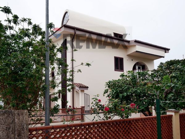 Appartamento Roseto Capo Spulico, CS Vendita