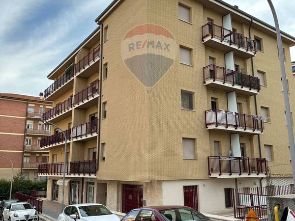 Appartamento Torrione, L'Aquila, AQ Affitto
