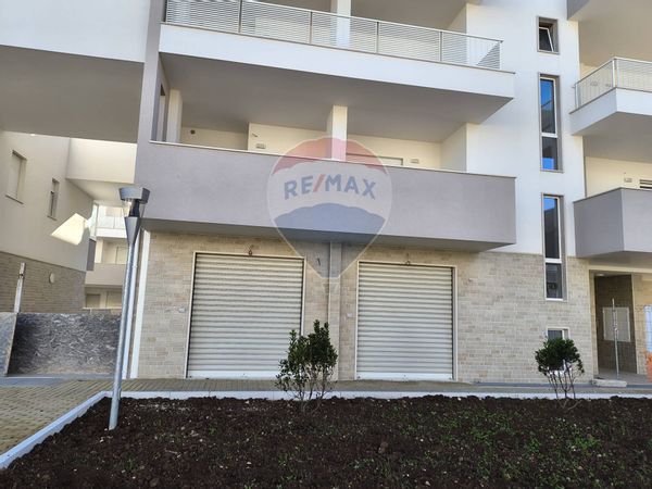 Locale Commerciale Polignano a Mare, BA Affitto - Foto 2