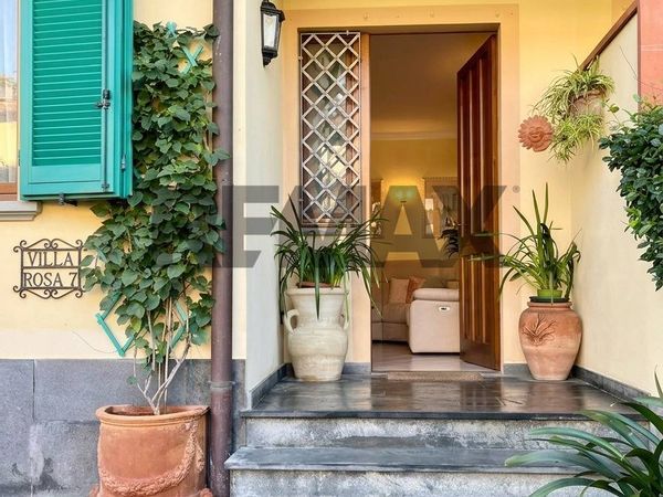 Casa Semindipendente Forte dei Marmi, LU Vendita