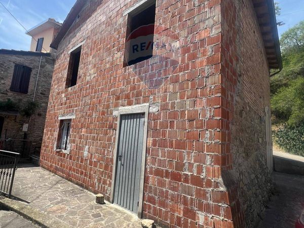 Cascina/Casale Varano, Varano de' Melegari, PR Vendita