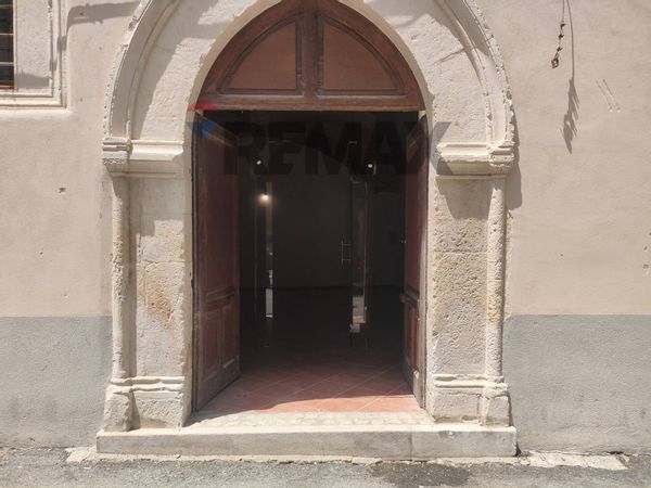 Locale Commerciale Centro storico, L'Aquila, AQ Affitto - Foto 3