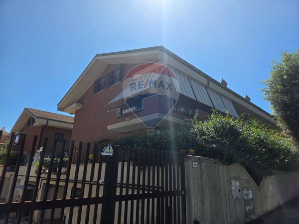 Appartamento Santa Maria delle Mole, Marino, RM Vendita