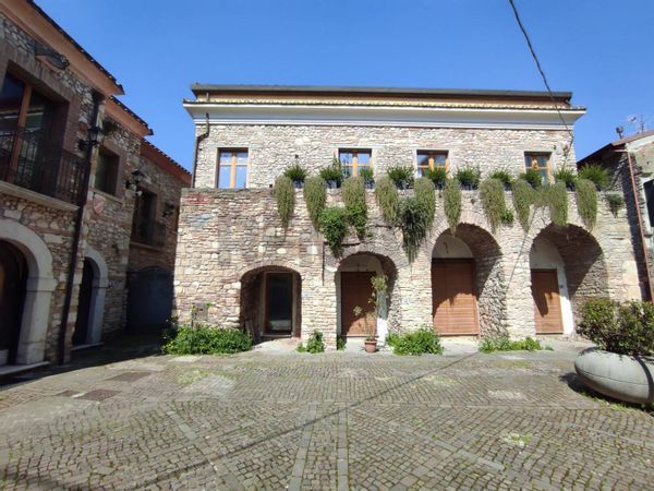 Locale Commerciale Centro, Benevento, BN Vendita