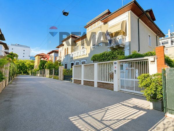 Villa o villino Corsica, Milano, MI Vendita