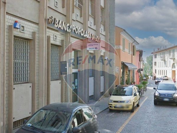 Locale Commerciale Sannazzaro de' Burgondi, PV Vendita