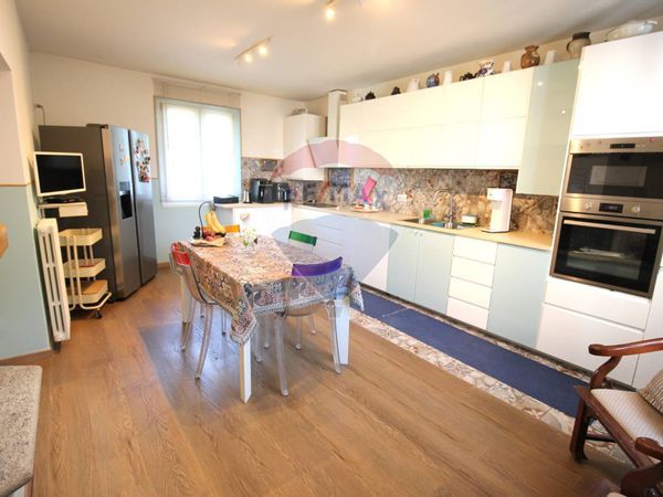 Casa Indipendente Cusino, CO Vendita