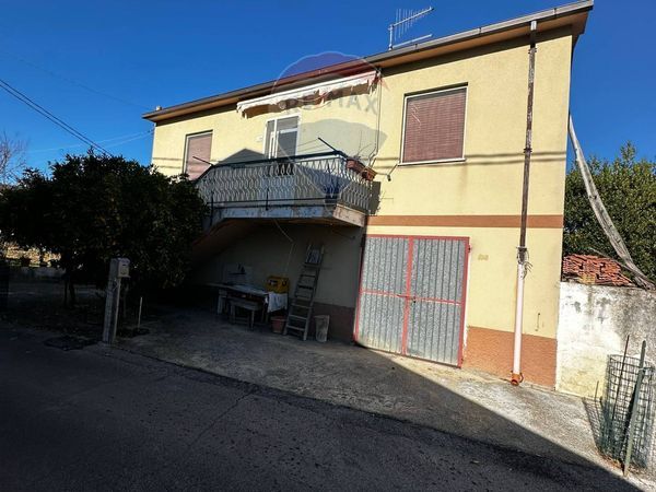 Casa Indipendente Castiglione Messer Raimondo, TE Vendita - Foto 2
