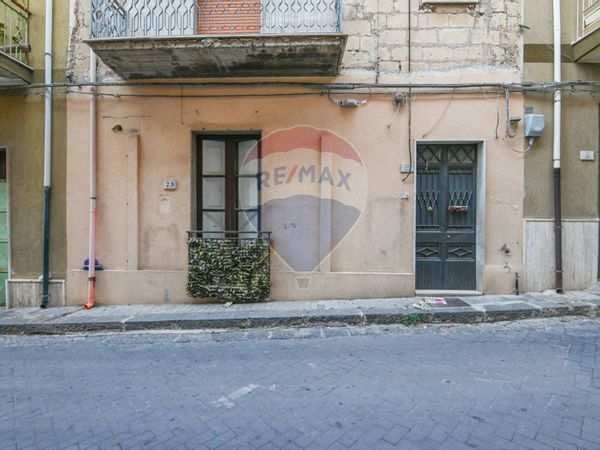 Casa Indipendente Francofonte, SR Vendita