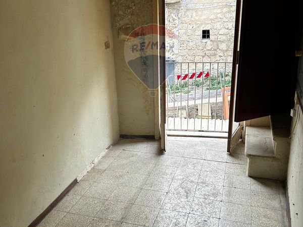 Casa Indipendente Valguarnera Caropepe, EN Vendita - Foto 4